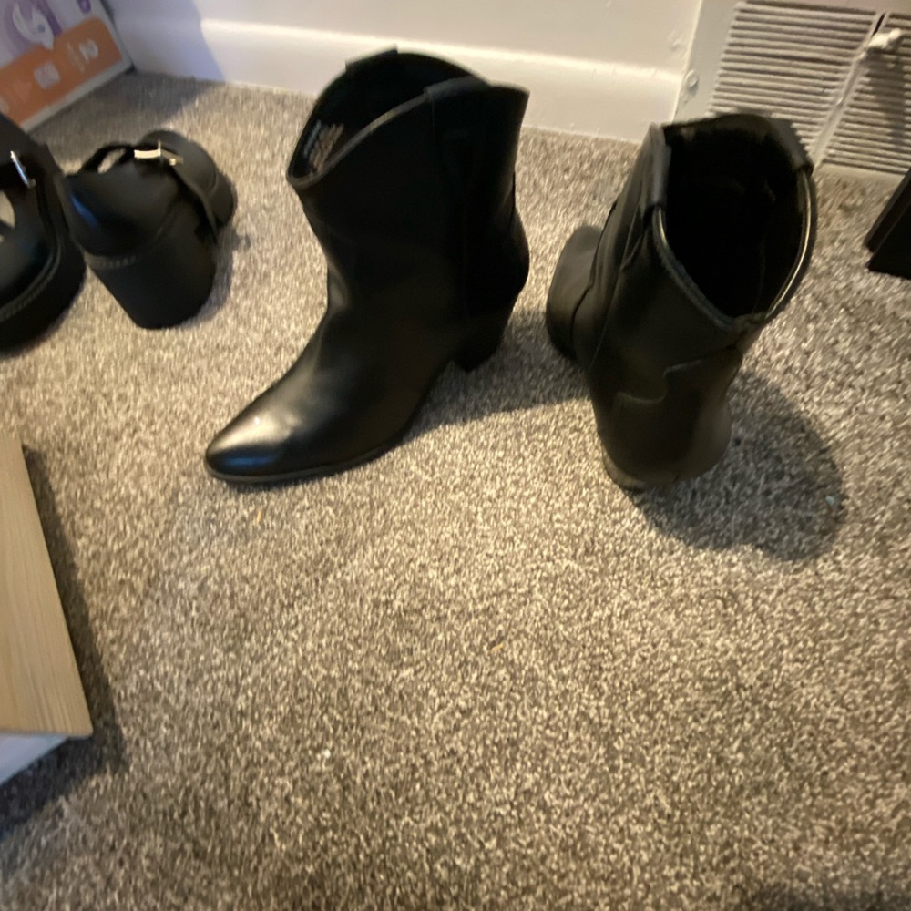 Women’s never worn